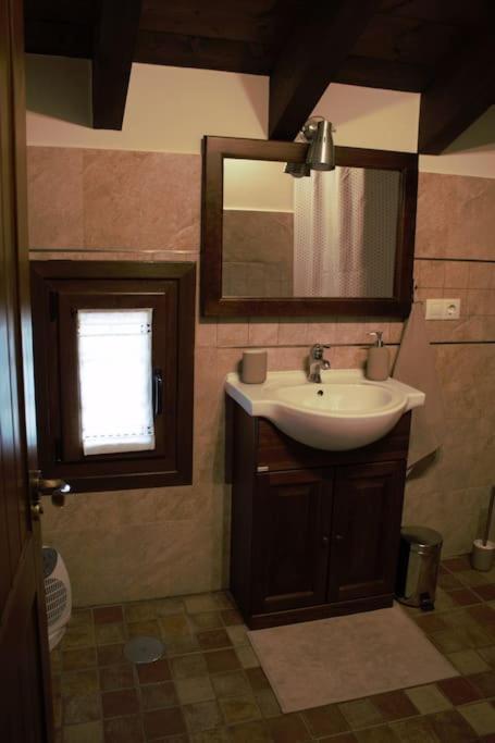 La Casa 44, Con Spa Opcional Sariego Kültér fotó